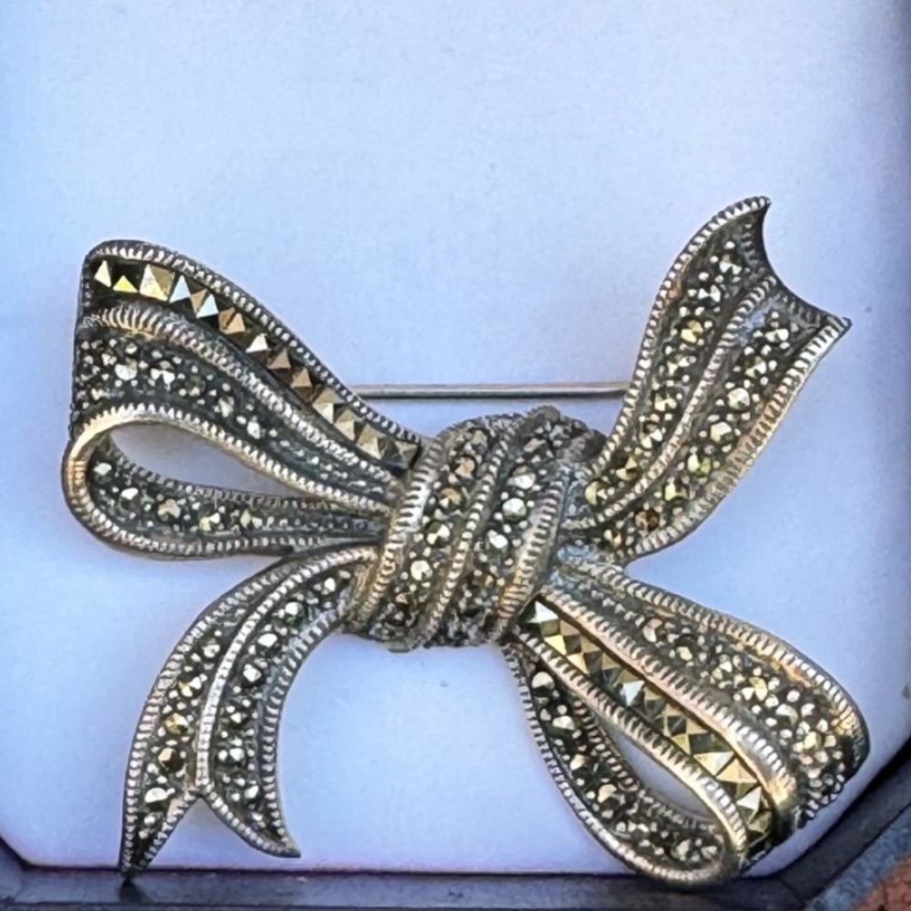 Bold 925 Judith Jack Bow Brooch